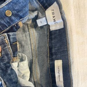 Frame Le High Skinny Jeans